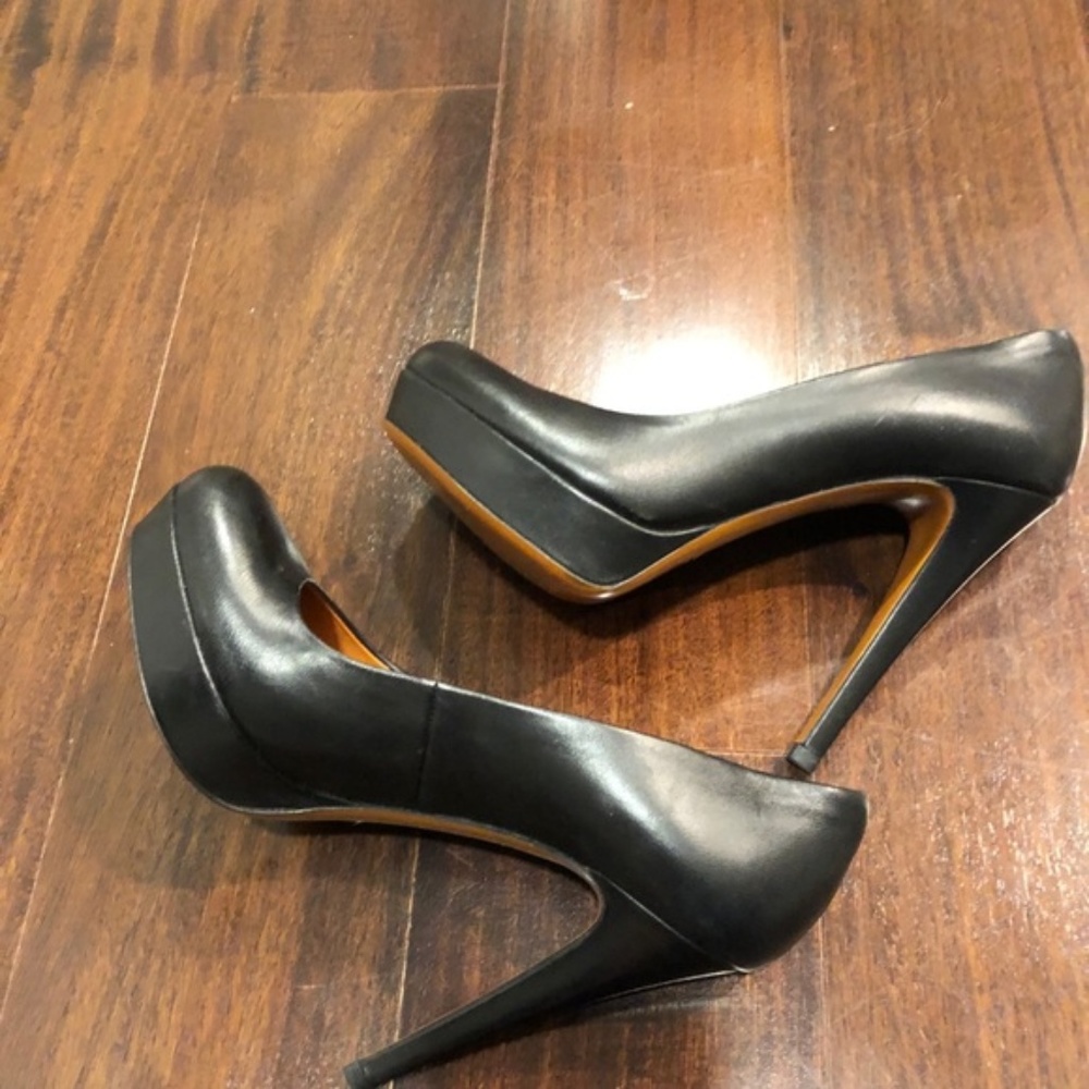 Gucci Nappa Charlotte Pumps -  sz 36
